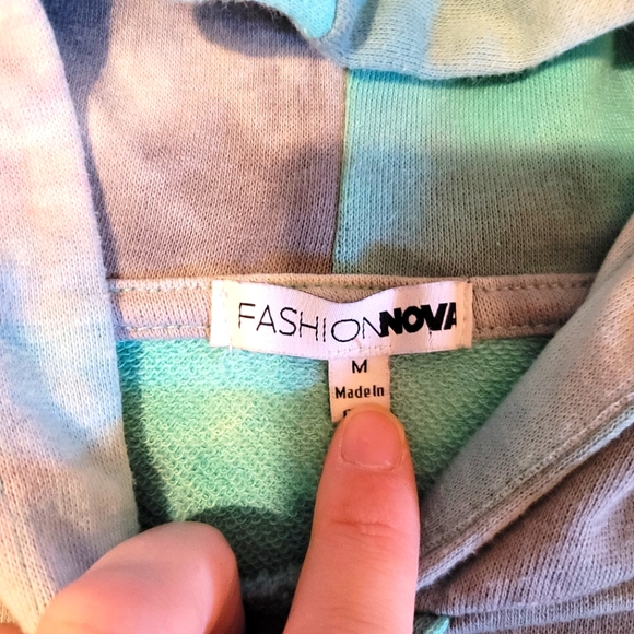 Fashion Nova tye dye sweatshirt - Picture 3 of 3